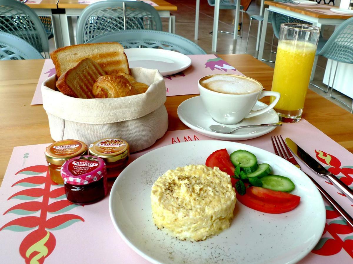Bossa Nova Beirut Hotel Buitenkant foto